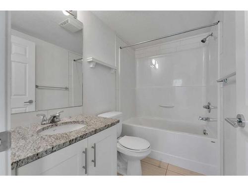 2307-755 Copperpond Boulevard Se, Calgary, AB - Indoor Photo Showing Bathroom