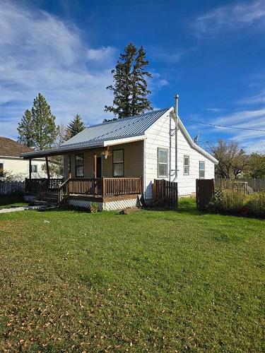 104 8 Avenue, Gleichen, AB - Outdoor With Deck Patio Veranda