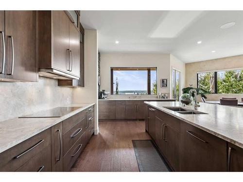 2850 77 Street Sw, Calgary, AB - Indoor Photo Showing Kitchen With Double Sink With Upgraded Kitchen