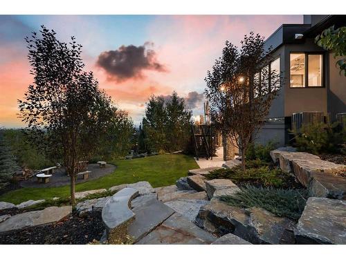 2850 77 Street Sw, Calgary, AB - Outdoor