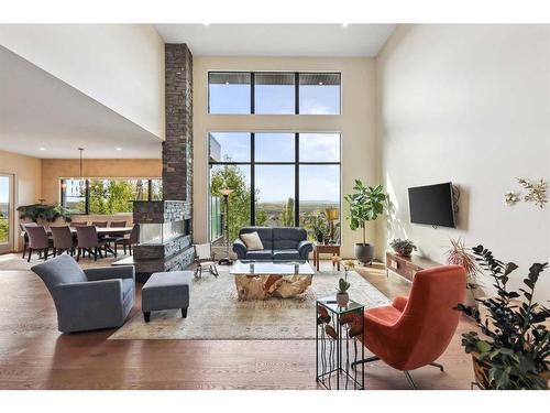 2850 77 Street Sw, Calgary, AB - Indoor Photo Showing Living Room