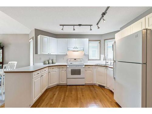 108 Chaparral Point Se, Calgary, AB - Indoor Photo Showing Kitchen