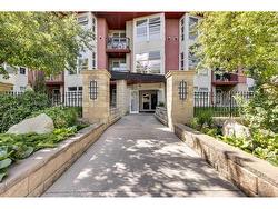 317-315 24 Avenue SW Calgary, AB T2S 3E7