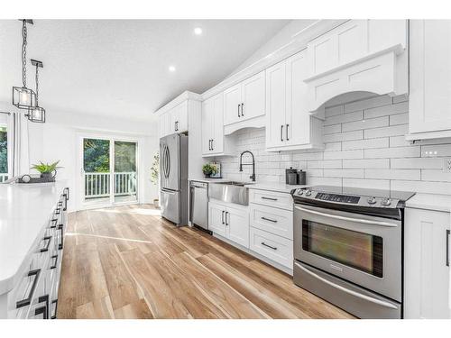 119 Gladstone Gardens Sw, Calgary, AB - Indoor Photo Showing Kitchen With Stainless Steel Kitchen With Upgraded Kitchen