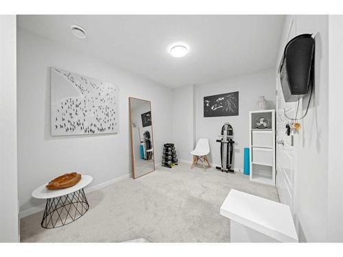 147-42 Cranbrook Gardens Se, Calgary, AB - Indoor Photo Showing Other Room