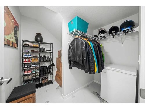 147-42 Cranbrook Gardens Se, Calgary, AB - Indoor With Storage