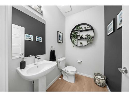 147-42 Cranbrook Gardens Se, Calgary, AB - Indoor Photo Showing Bathroom