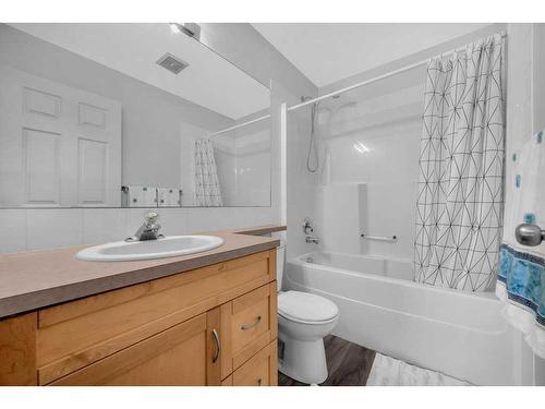 1304-70 Panamount Drive Nw, Calgary, AB - Indoor Photo Showing Bathroom