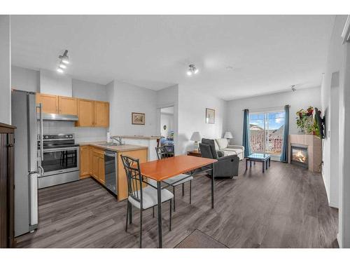 1304-70 Panamount Drive Nw, Calgary, AB - Indoor Photo Showing Kitchen