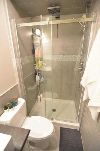 50 Parkwood Crescent, Strathmore, AB - Indoor Photo Showing Bathroom