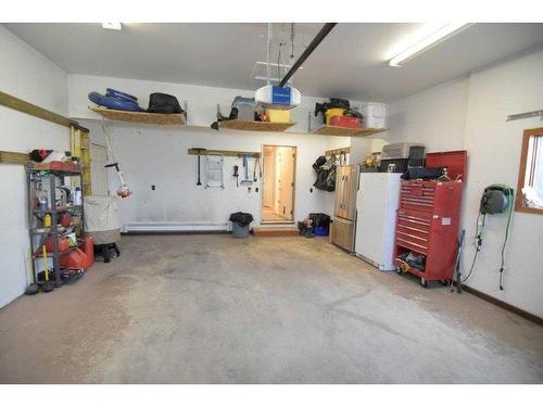 50 Parkwood Crescent, Strathmore, AB - Indoor Photo Showing Garage