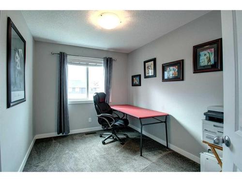 590 Hillcrest Road Sw, Airdrie, AB - Indoor Photo Showing Office