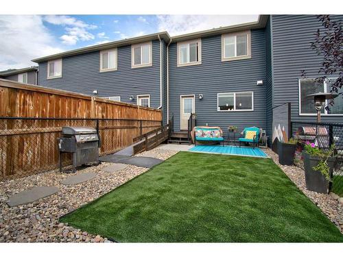 590 Hillcrest Road Sw, Airdrie, AB - Outdoor With Exterior