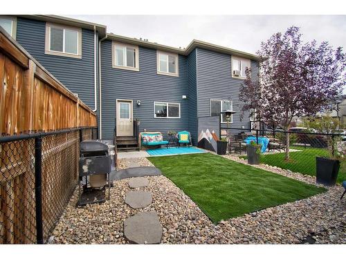 590 Hillcrest Road Sw, Airdrie, AB - Outdoor With Exterior