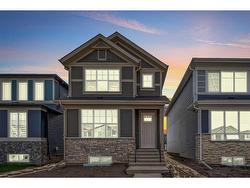 268 Corner Glen Crescent NE Calgary, AB T3N 2L8