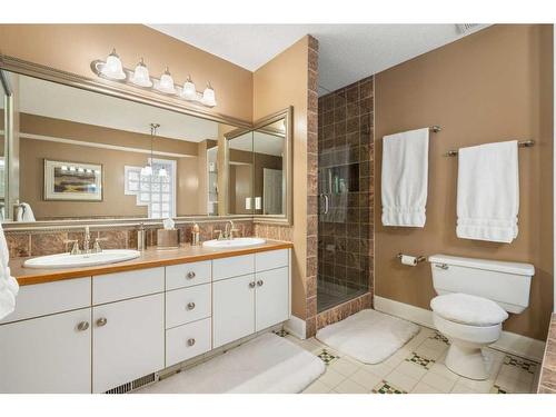 1777 1 Avenue Nw, Calgary, AB - Indoor Photo Showing Bathroom