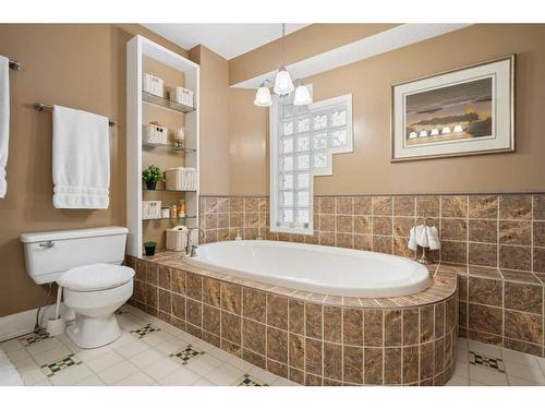 1777 1 Avenue Nw, Calgary, AB - Indoor Photo Showing Bathroom