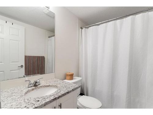 2302-99 Copperstone Park Se, Calgary, AB - Indoor Photo Showing Bathroom