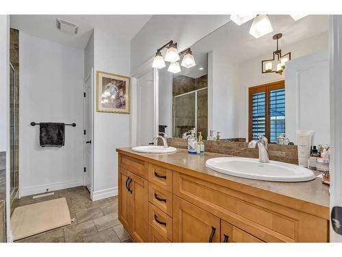 164 Kinniburgh Boulevard, Chestermere, AB - Indoor Photo Showing Bathroom