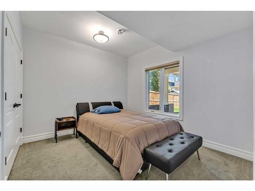 164 Kinniburgh Boulevard, Chestermere, AB - Indoor Photo Showing Bedroom