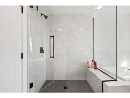 2319 81 Street Sw, Calgary, AB - Indoor Photo Showing Bathroom