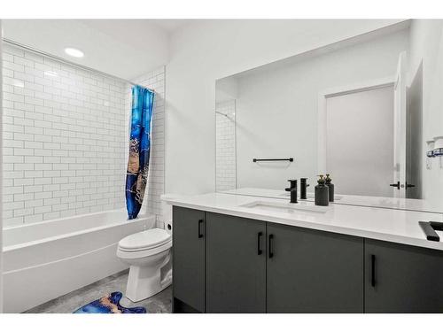 2319 81 Street Sw, Calgary, AB - Indoor Photo Showing Bathroom