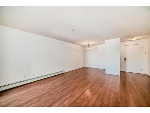 217-4000 Somervale Court Sw, Calgary, AB - Indoor Photo Showing Other Room