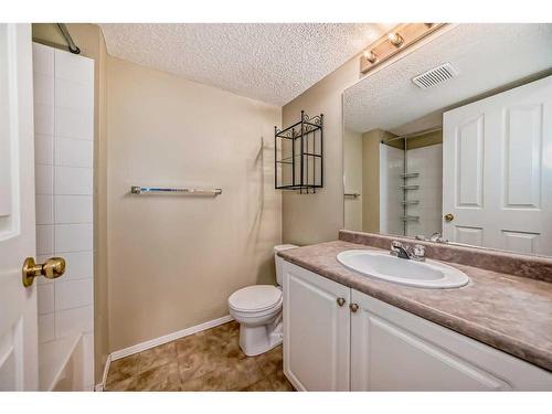 217-4000 Somervale Court Sw, Calgary, AB - Indoor Photo Showing Bathroom