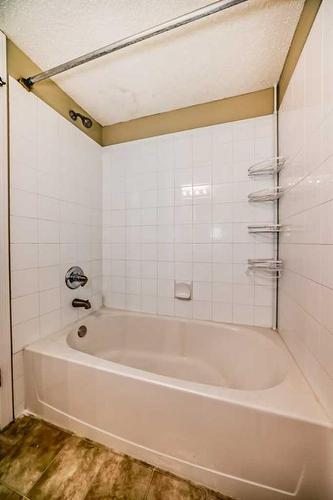 217-4000 Somervale Court Sw, Calgary, AB - Indoor Photo Showing Bathroom