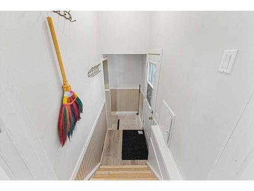 415 Penbrooke Crescent Se, Calgary, AB - Indoor Photo Showing Other Room