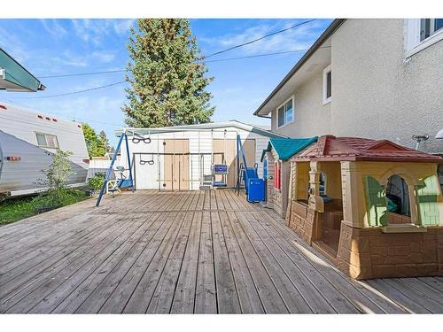 415 Penbrooke Crescent Se, Calgary, AB - Outdoor With Deck Patio Veranda With Exterior