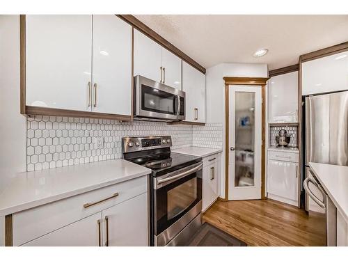 466 Bridlemeadows Common Sw, Calgary, AB - Indoor Photo Showing Kitchen With Stainless Steel Kitchen With Upgraded Kitchen