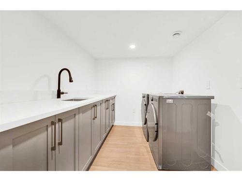 4323 19 Street Nw, Calgary, AB - Indoor Photo Showing Laundry Room