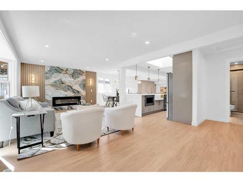 4323 19 Street Nw, Calgary, AB - Indoor Photo Showing Living Room