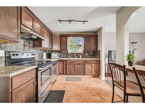 301-2203 14 Street Sw, Calgary, AB - Indoor Photo Showing Kitchen