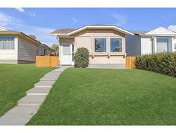 60 Shawmeadows Crescent SW Calgary, AB T2Y 1A9