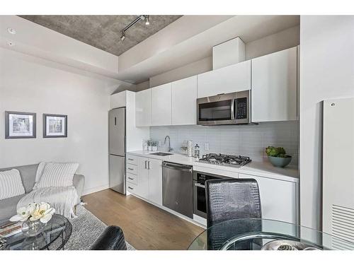 807-1010 6 Street Sw, Calgary, AB - Indoor Photo Showing Kitchen