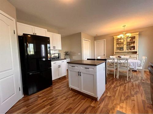 6 Sunrise Crescent Ne, Three Hills, AB - Indoor Photo Showing Kitchen