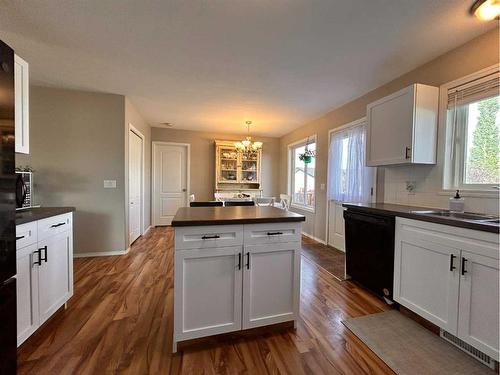 6 Sunrise Crescent Ne, Three Hills, AB - Indoor Photo Showing Kitchen