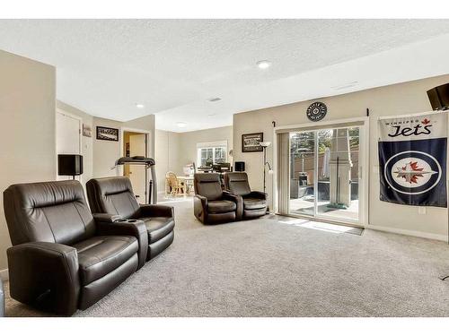 2399 Reunion Street Nw, Airdrie, AB - Indoor Photo Showing Living Room