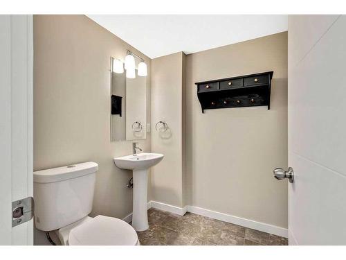 2399 Reunion Street Nw, Airdrie, AB - Indoor Photo Showing Bathroom