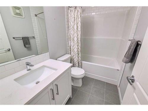 306 Harvest Grove Ne, Calgary, AB - Indoor Photo Showing Bathroom