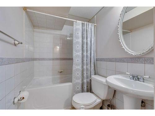 12112 Canfield Road Sw, Calgary, AB - Indoor Photo Showing Bathroom