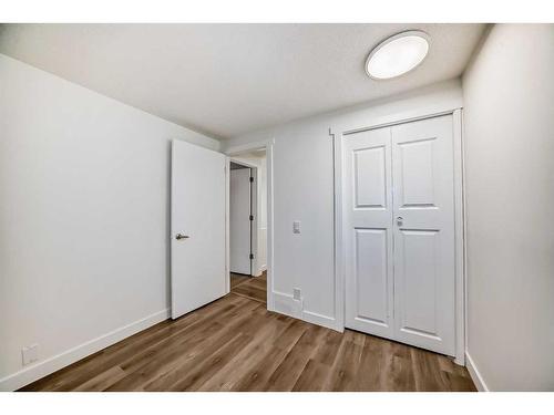 37 Fonda Crescent Se, Calgary, AB - Indoor Photo Showing Other Room