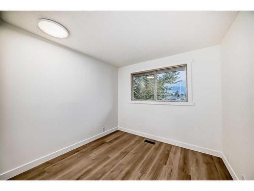 37 Fonda Crescent Se, Calgary, AB - Indoor Photo Showing Bathroom