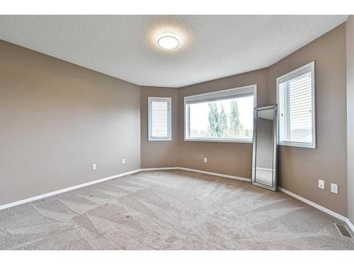 68 Hidden Ranch Crescent Nw, Calgary, AB - Indoor Photo Showing Other Room