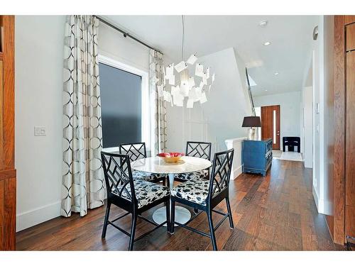 2031 49 Avenue Sw, Calgary, AB - Indoor Photo Showing Dining Room