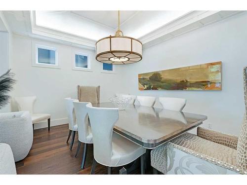 2031 49 Avenue Sw, Calgary, AB - Indoor Photo Showing Dining Room