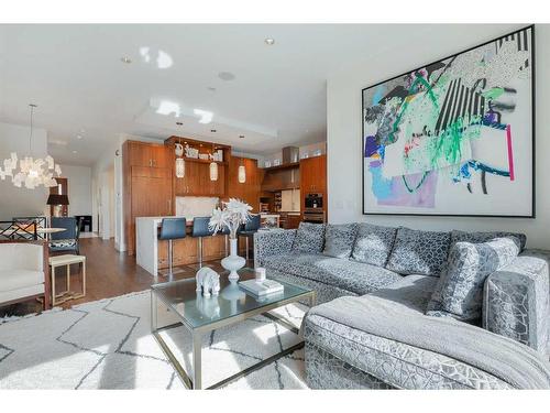 2031 49 Avenue Sw, Calgary, AB - Indoor Photo Showing Living Room