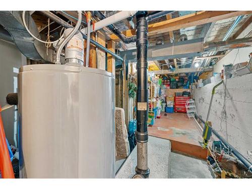 410 12 Avenue Nw, Calgary, AB - Indoor Photo Showing Basement